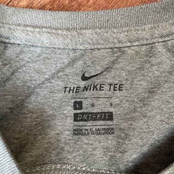 Nike women’s dri fit tank top gray muscle workout lifting LARGE logo swoosh soft - Picture 6 of 7